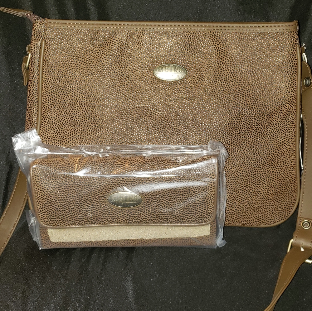 Metro Gear Purse